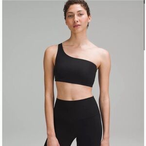 Lululemon ribbed asymmetrical yoga bra *light support- sz 4